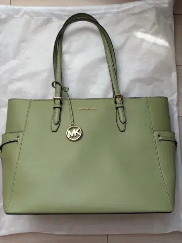 MICHAEL KORS 라이트 그린 토트백