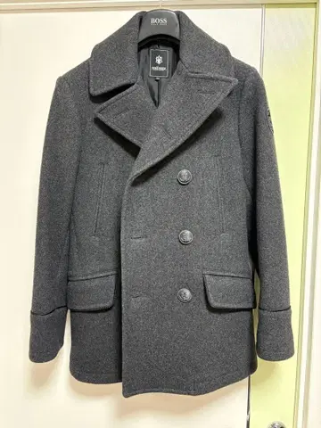 NEWYORKER 그레이 울 피 코트 견장 부착