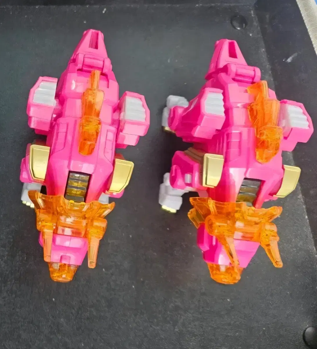 I have 5 Mini-Commando Animaltron figures for sale #미니특공대,#애니멀트론,#미니특공대피규어  on Bunjang Global Site.