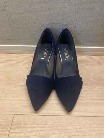 [ 새상품 ] 네이비 낮은 힐 펌프스