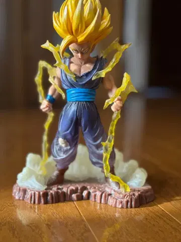 드래곤볼 손오반 피규어