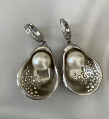 kate spade new york 오이스터 귀걸이