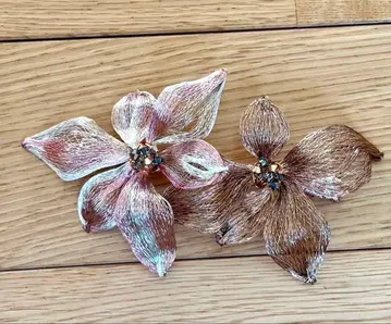 콜레트 마루프 메탈릭 플라워 머리핀