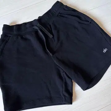 alo 블랙 숏팬츠 드로우 스트링 포함