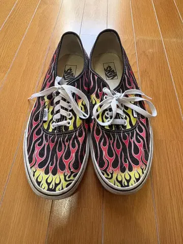 Vans 프레임 패턴 로우컷 스니커즈