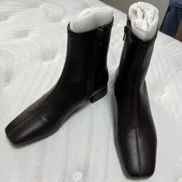 다크 브라운 가죽 스퀘어토 부츠