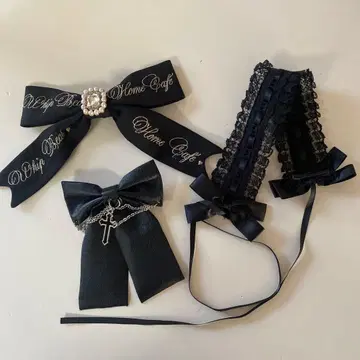 헤어 클립 2종과 리본 브로치