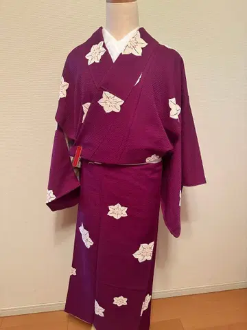 보라색 꽃무늬 코몬 기모노