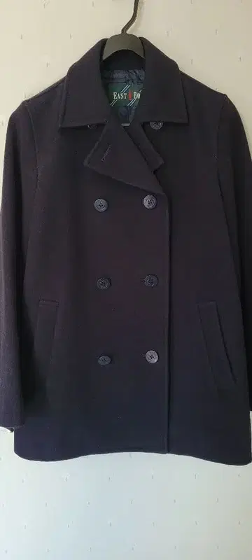 네이비 더블 코트