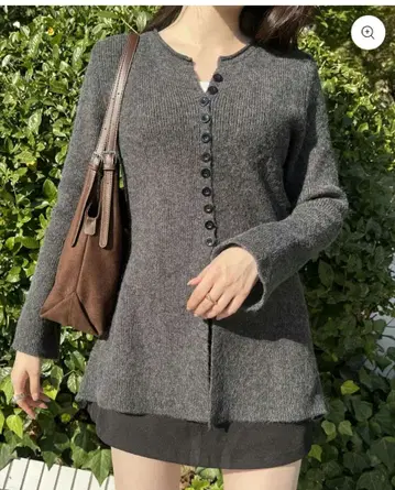 V넥 페플럼 니트