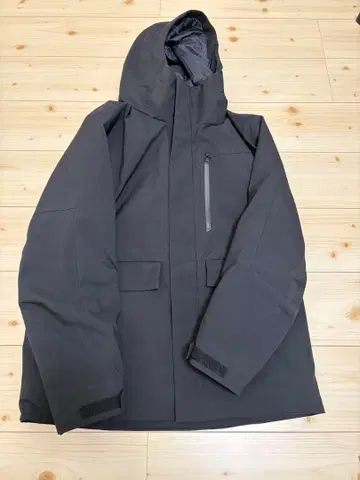 방수 후드 부착 다운 자켓 블랙