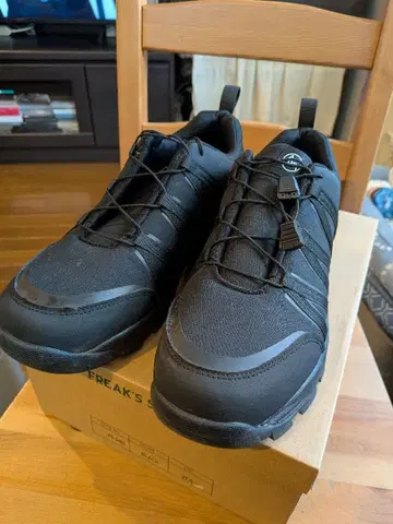FREAK'S STORE WP 로우컷 트레킹 슈즈 27.0cm