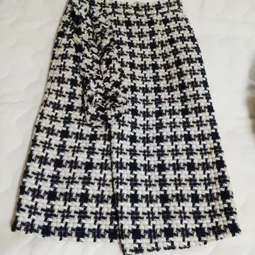 프론트 프릴 스커트