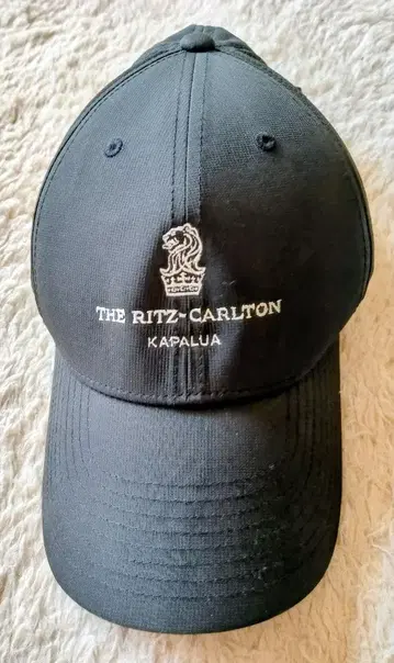 Ritz-Carlton Nike 블랙 캡