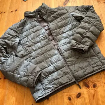 새상품급 남성용 울트라 라이트 다운 자켓 M 사이즈 짙은 그레이