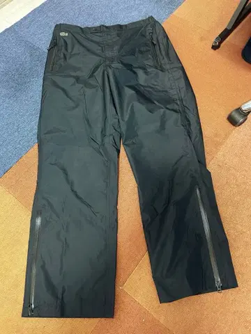 LACOSTE 사이드 지퍼 조거 팬츠