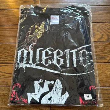 LOVEBITES 그래픽 T셔츠 M 사이즈