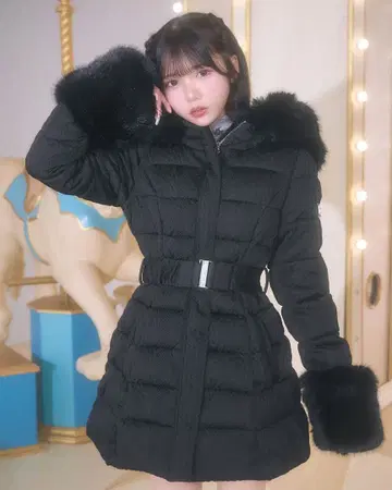 미셸 마카롱 케이블 무늬 다운 코트 블랙