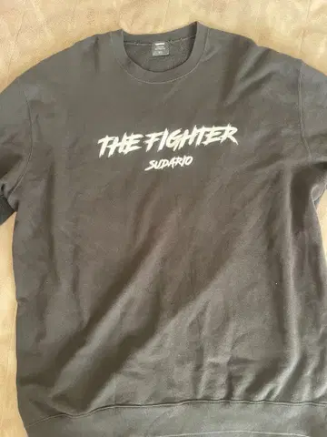 SANRISE x 스다리오 고 콜라보 맨투맨