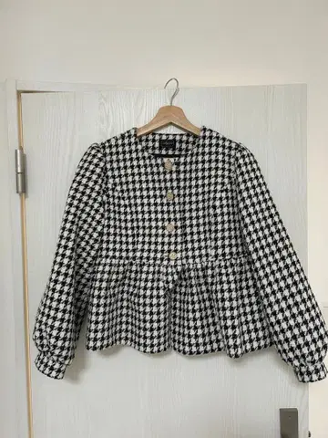 evelyn 오리지널 버튼 페플럼 가디건 하운드투스 체크 패턴