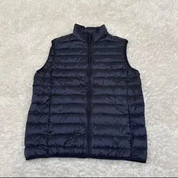 유니클로 울트라 라이트 다운 다운 베스트 M 사이즈 네이비