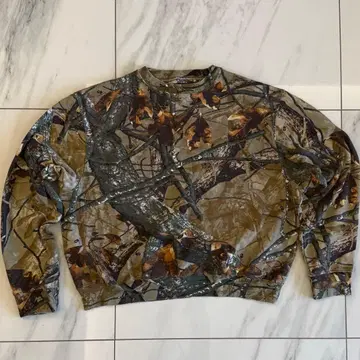 카모플라쥬 크루넥 맨투맨