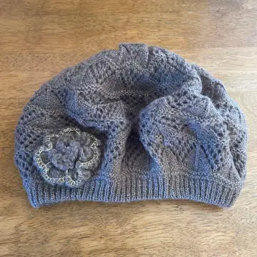 레이스 뜨기 브라운 니트 모자 꽃 모티브 포함