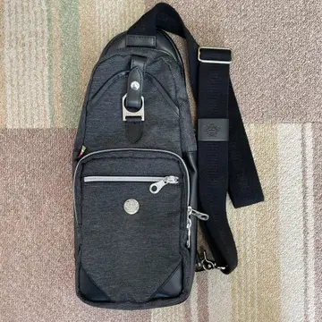 오로비안코 바디백