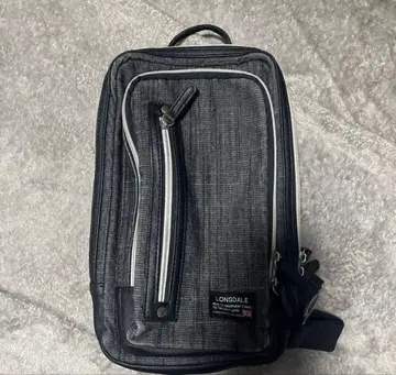 나일론제 블랙 숄더백