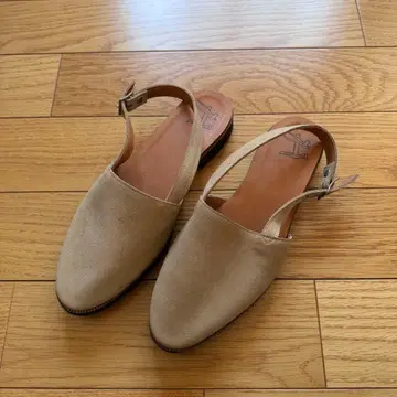 히라노 신발 가게 베이지 스웨이드 스트랩 샌들