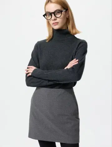 유니클로 캐시미어 터틀넥 스웨터 다크 그레이 M