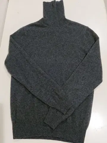 유니클로 캐시미어 100% 터틀 차콜 그레이 M 사이즈