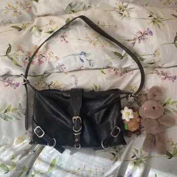 블랙 가죽 숄더백