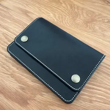 도치기 가죽 3층 구조 미들 트래커 지갑 블랙