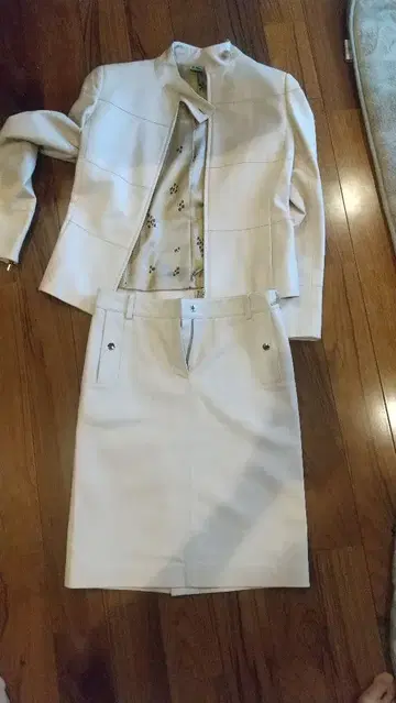 가죽 셋업 아이보리