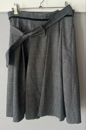 BODY DRESSING Deluxe 체크 무늬 플레어 스커트