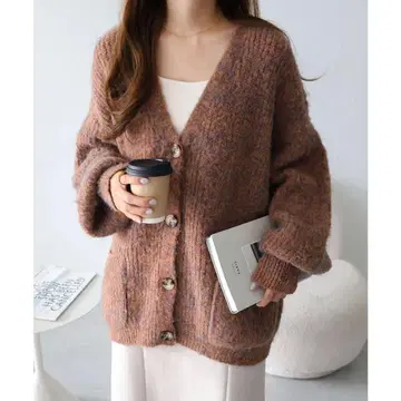브라운 니트 가디건 긴팔 앞 버튼