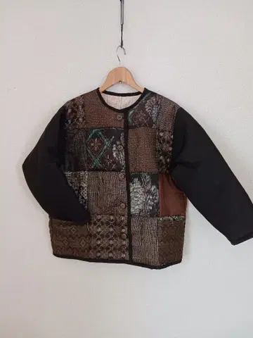 패치워크 디자인 노카라 자켓