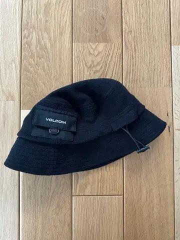 VOLCOM 블랙 버킷 햇 플리스 소재