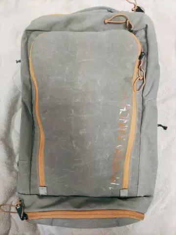 MYSTERY RANCH 그레이 백팩 중형