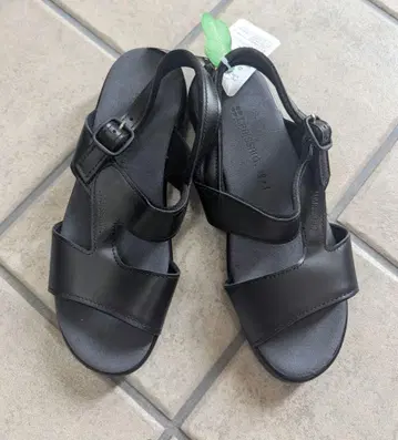 천연 가죽 크루아상 croissant 샌들 LL