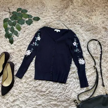 6787 프로포션 바디 드레싱 자수 니트 가디건 [ 3 ] 네이비