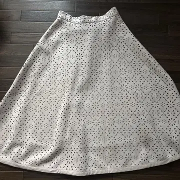 MISCH MASCH 미슈마슈 플레어 스커트 꽃무늬 컷 아웃