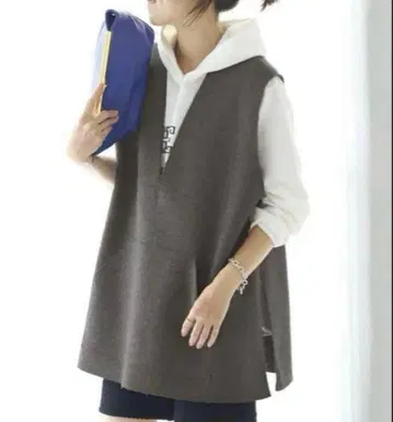 Plage 그레이 V넥 슬리브리스 베스트