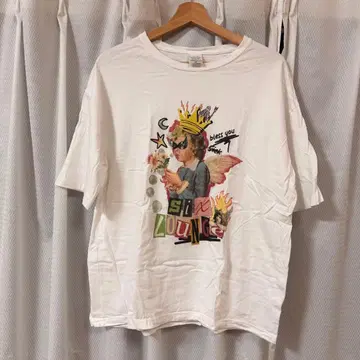 SIX LOUNGE 아트 프린트 T셔츠 (M 사이즈)