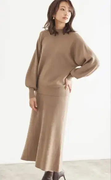 Pierrot 볼륨 니트 x 스커트 셋업 M 사이즈