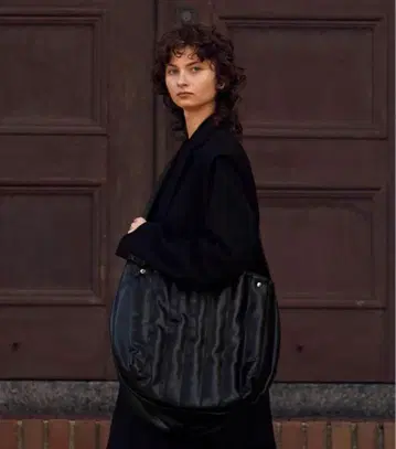 seyto studs big shoulder bag 가죽 숄더백