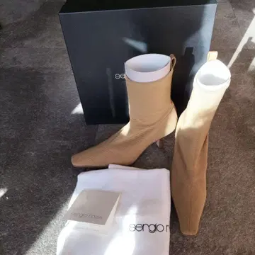 새상품급 Sergio Rossi 베이지 하이힐 부츠 36
