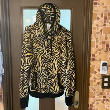 제브라 패턴 플리스 후드티 후드 부착