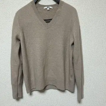 유니클로 캐시미어 베이지 V넥 스웨터 니트 긴팔